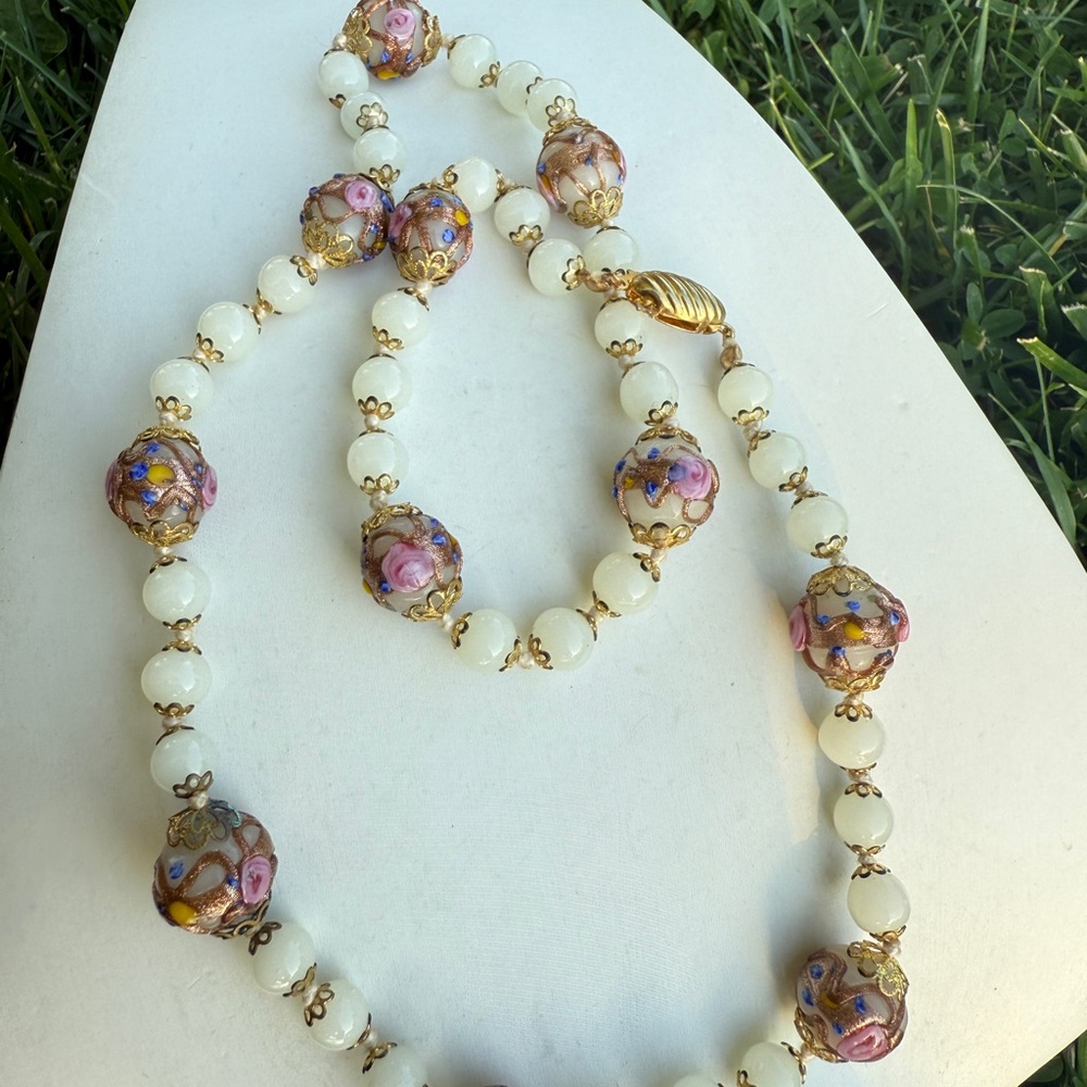 Vintage wedding cake beads necklace White and Pink Floral Beaded Necklace